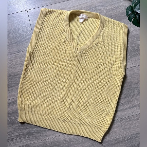 Vintage boxy cotton vest in golden yellow. Size S - Picture 1 of 6